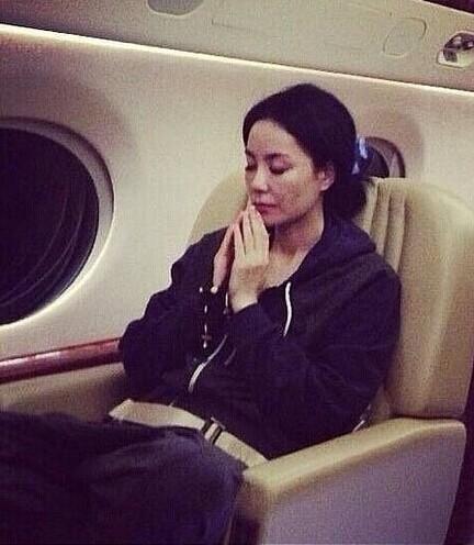 明星爆料谢霆锋视频,揭秘明星背后的真实生活  第1张